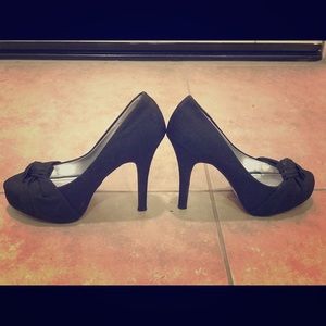 Black Knotted High Heels